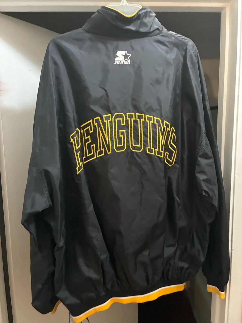 STARTER Black and Yellow Penguins Windbreaker Pullover